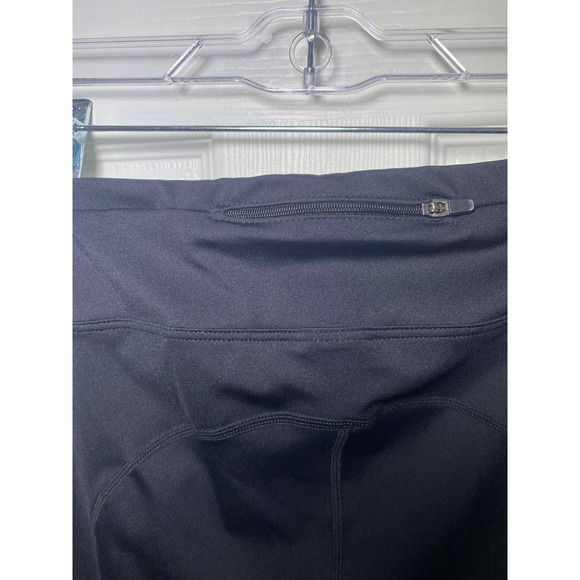 TYR Solid Black Capri leggings size M (8) NWT - Picture 5 of 6